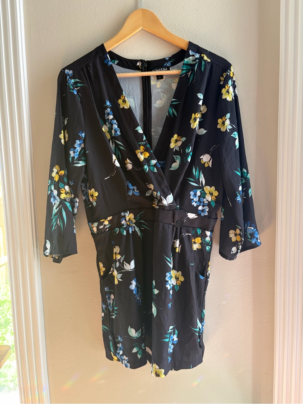 Yumi Kim Liz Romper L Black Floral Faux Wrap V Neck 3/4 Sleeve Belted Pockets